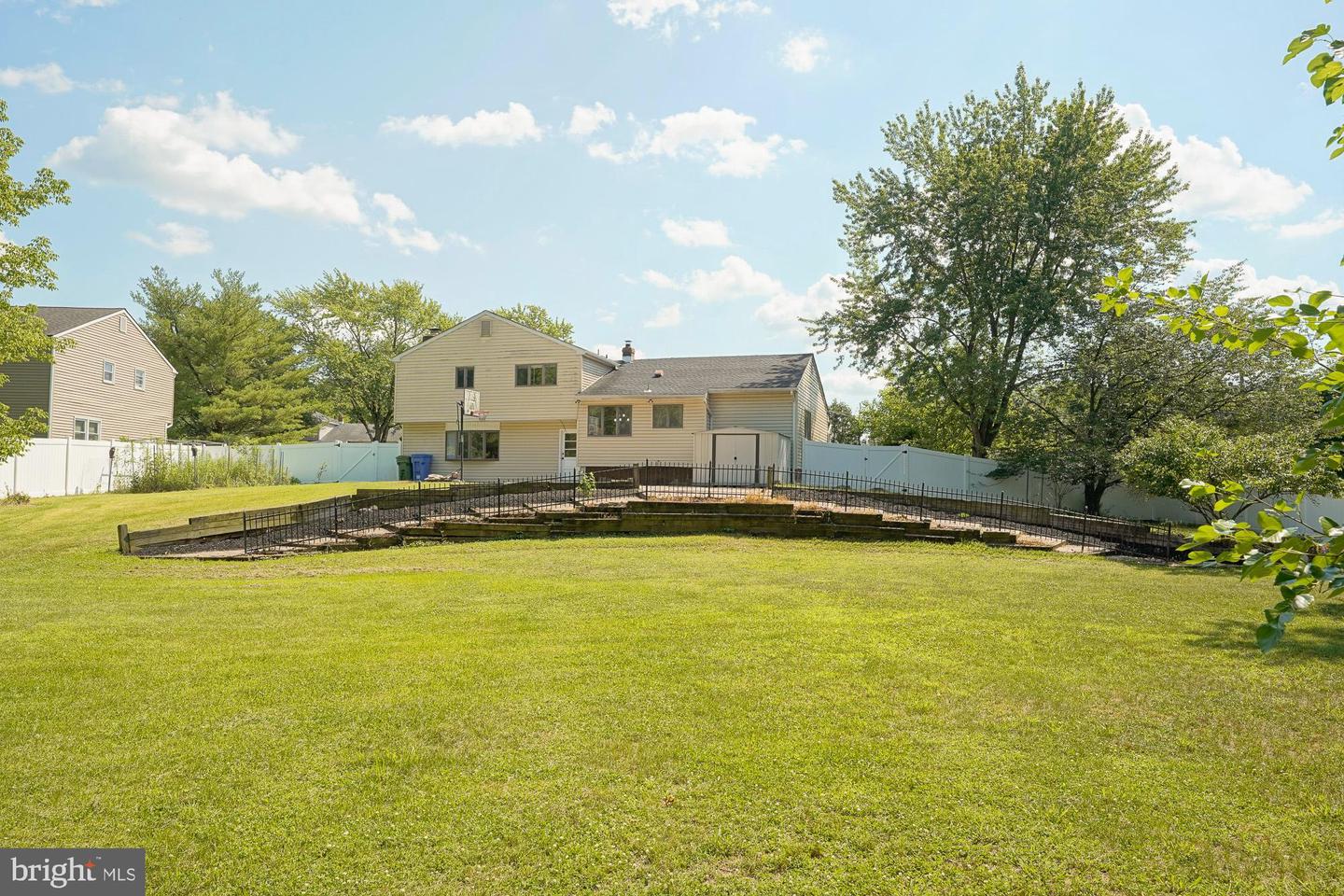 701 Crestbrook Ave Property Photo 43