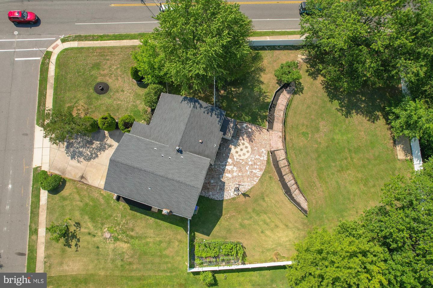 701 Crestbrook Ave Property Photo 44