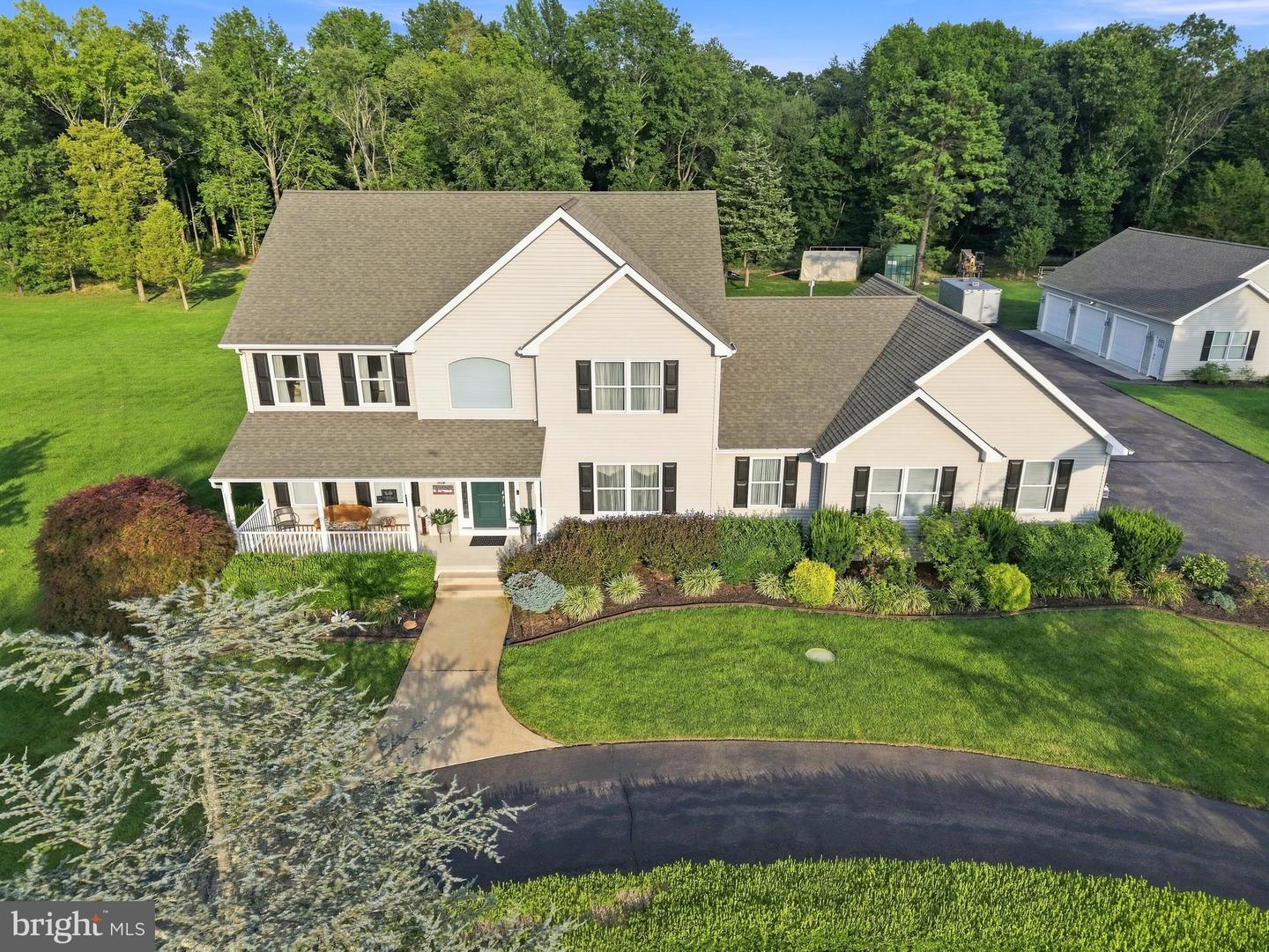 646 ALBERTSON RD