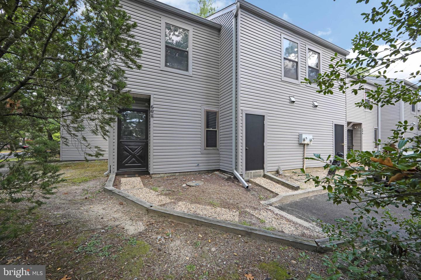 608 Bromley Est Property Photo 1