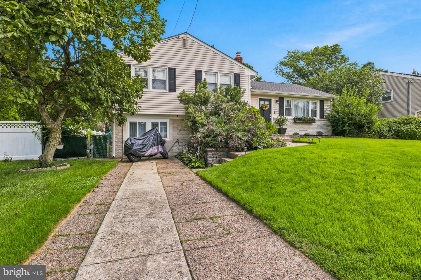29 Tilford Rd Property Photo 4