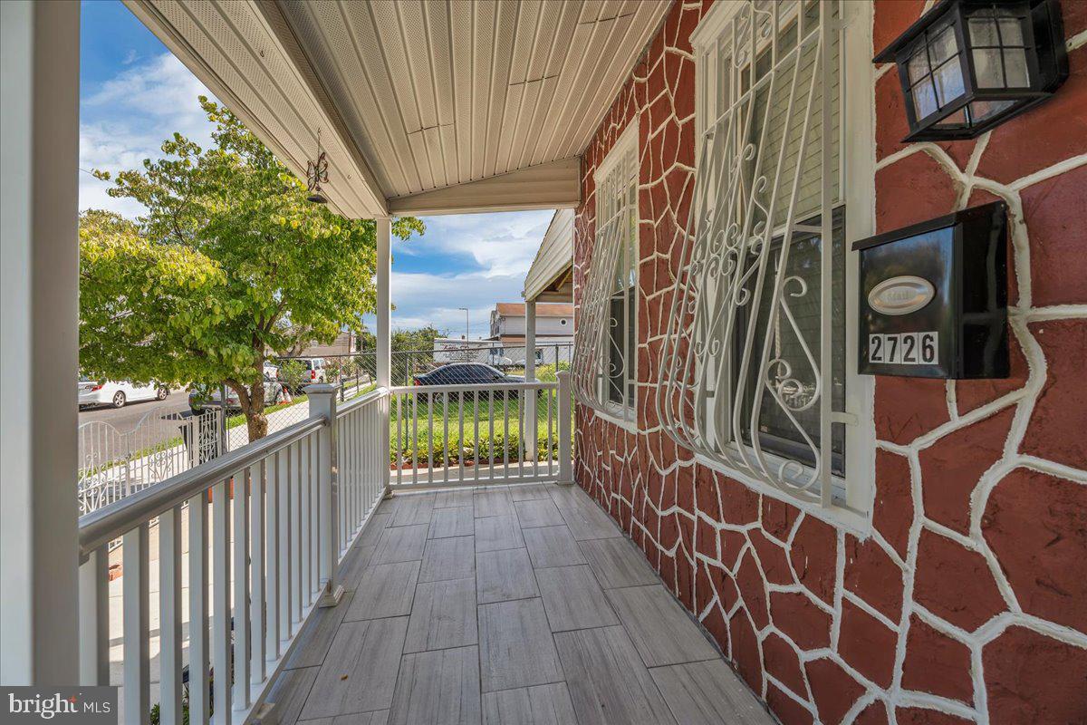 2726 Wayne Ave Property Photo 4