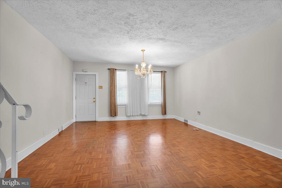 2726 Wayne Ave Property Photo 6