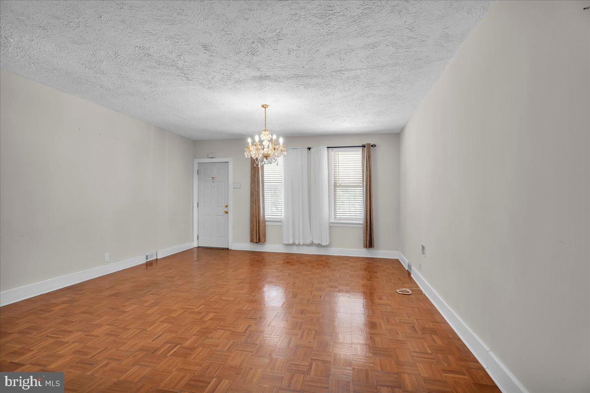 2726 Wayne Ave Property Photo 7