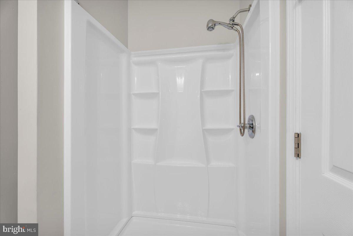 2726 Wayne Ave Property Photo 11