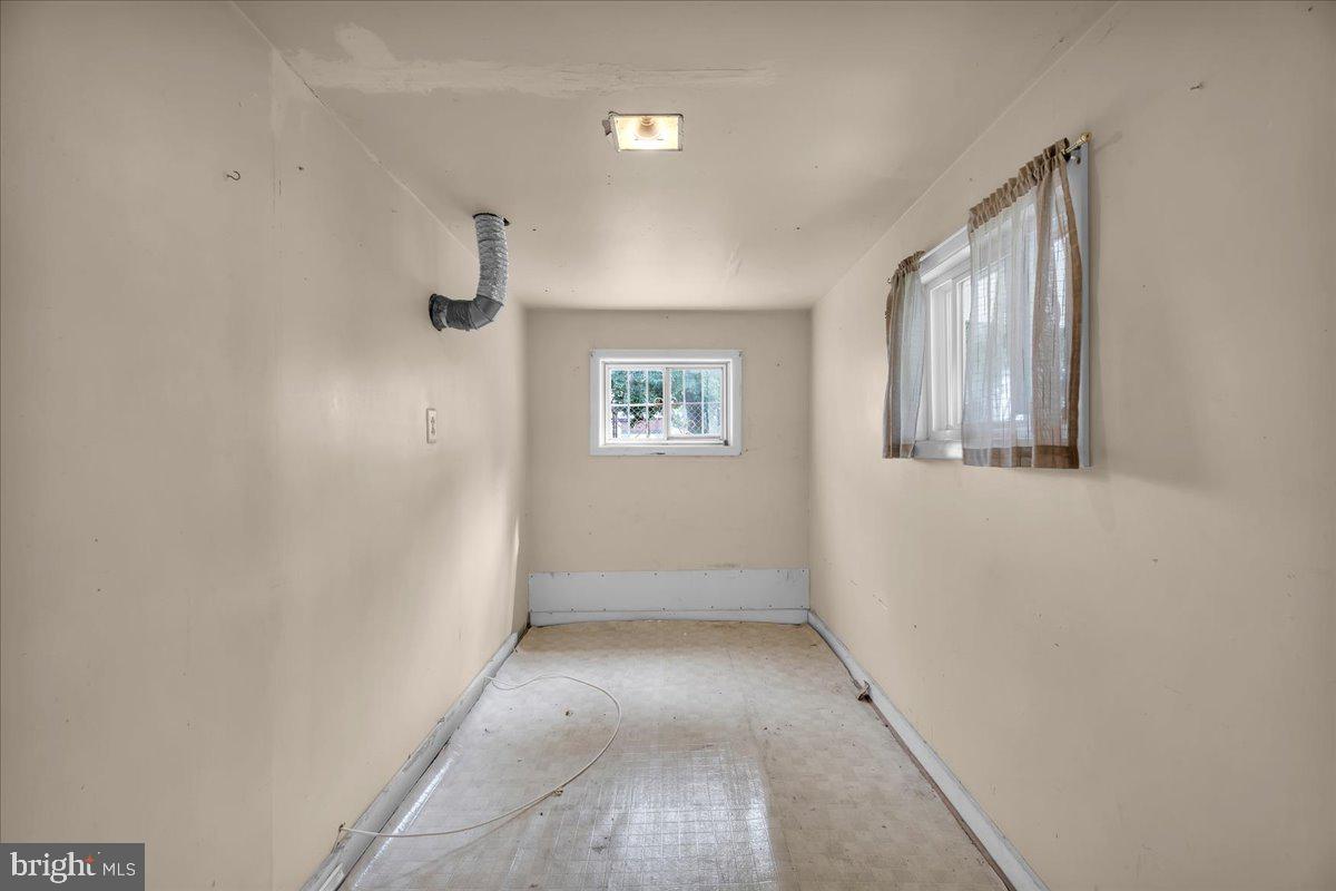 2726 Wayne Ave Property Photo 20