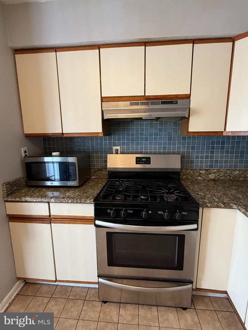 1097 Corbridge Ct Property Photo 15