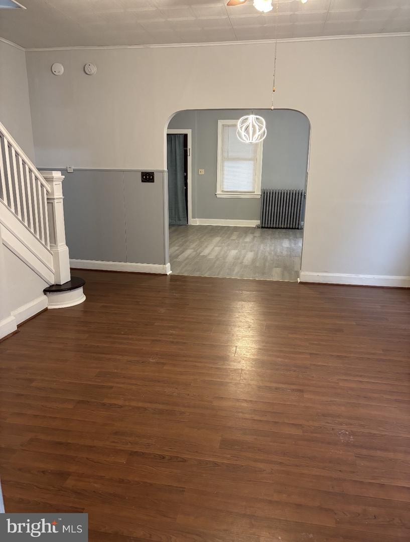 302 Monmouth St Property Photo 4