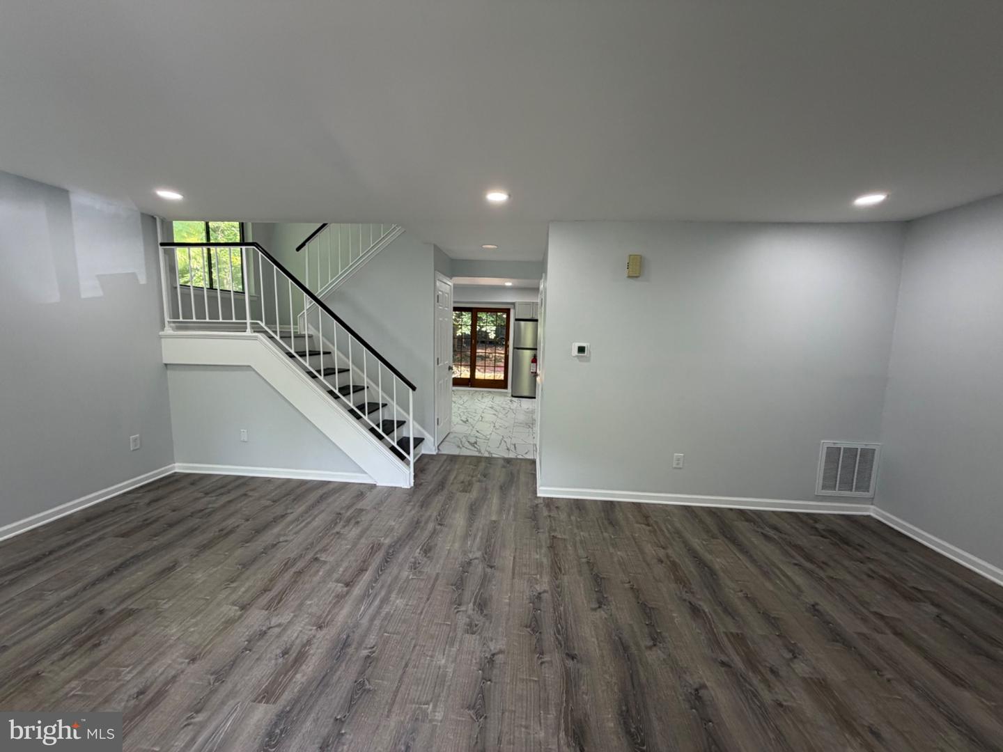 31 Harwood Ln #dd Property Photo 2