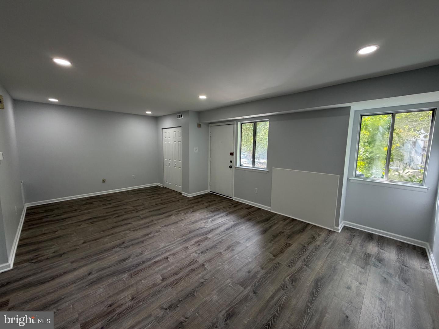 31 Harwood Ln #dd Property Photo 3