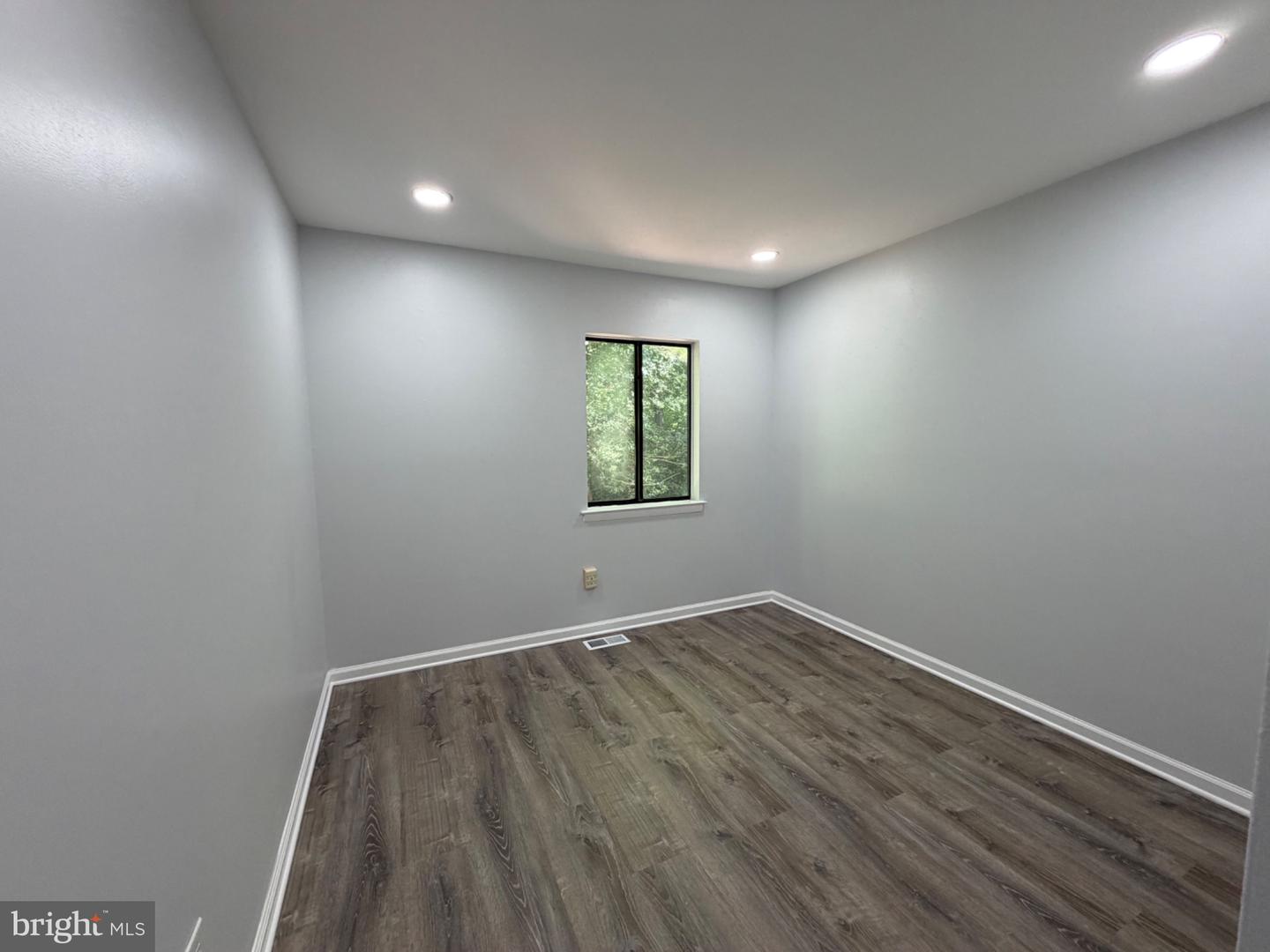 31 Harwood Ln #dd Property Photo 11