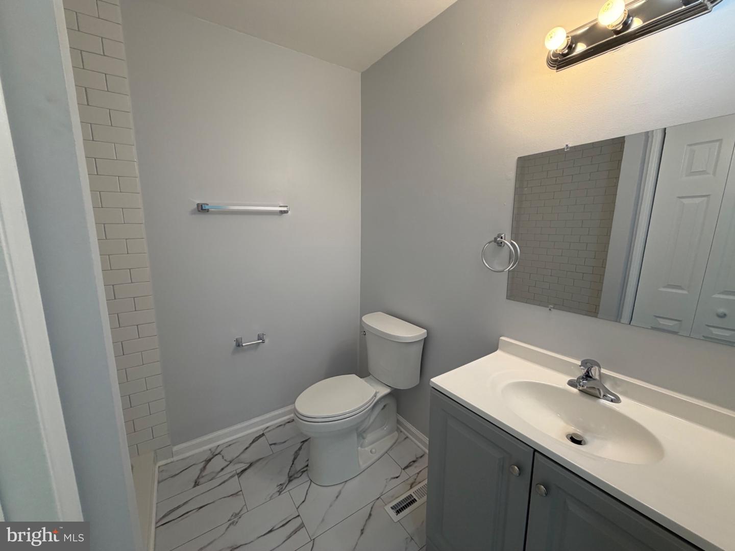 31 Harwood Ln #dd Property Photo 15