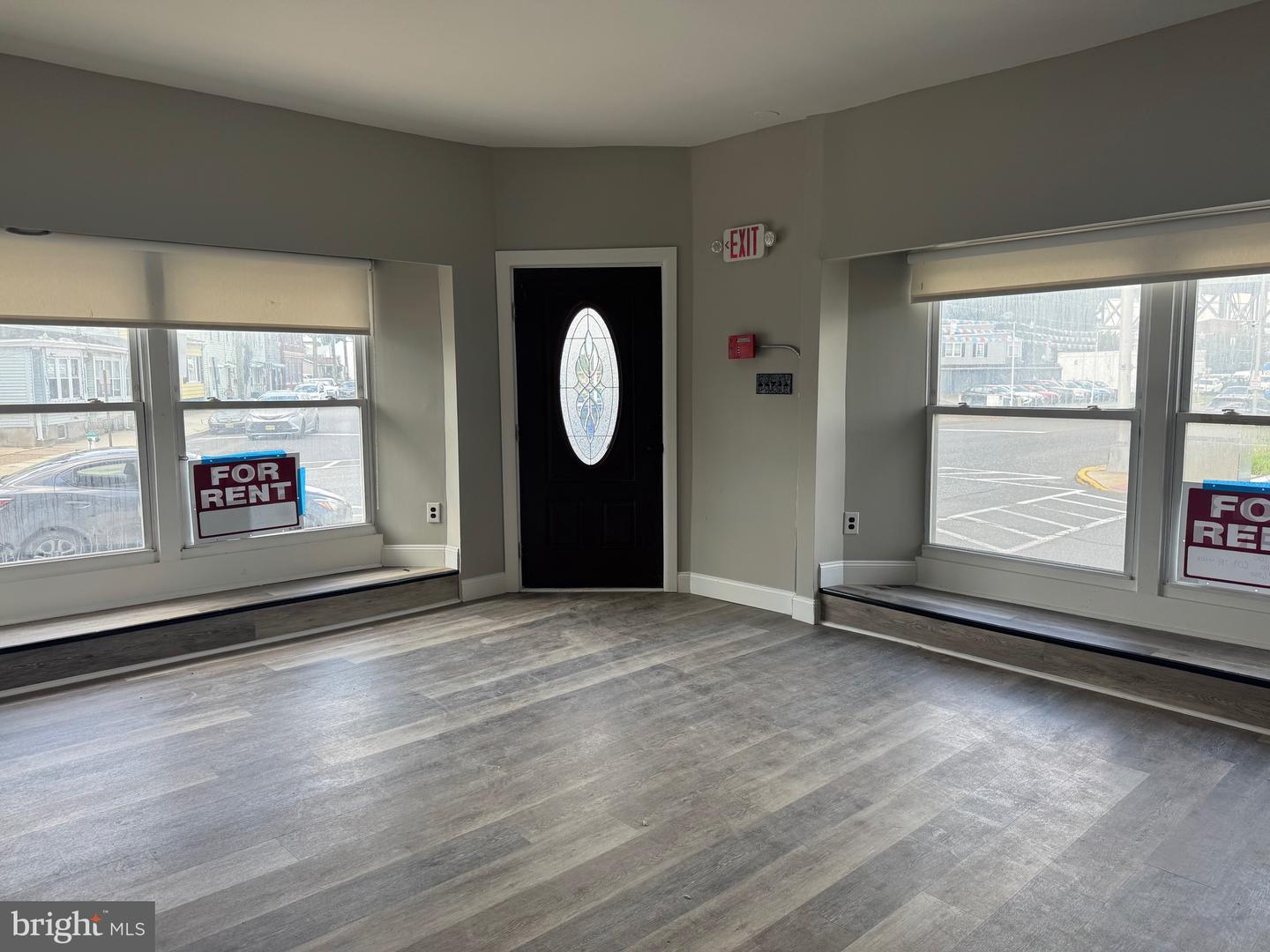 242 N BROADWAY #A Property Photo 1