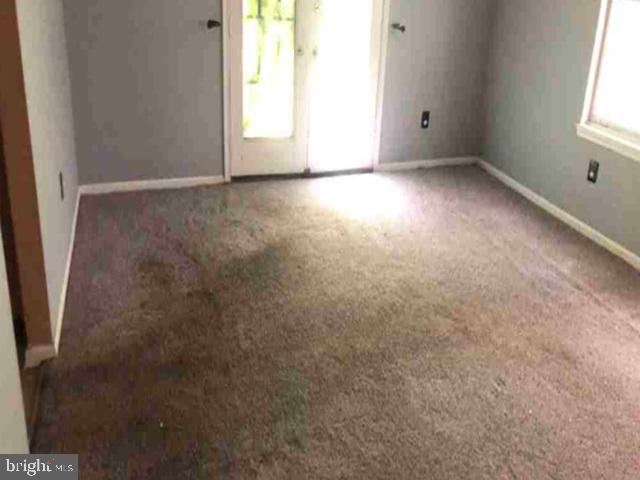 19 Summit Ct Property Photo 6
