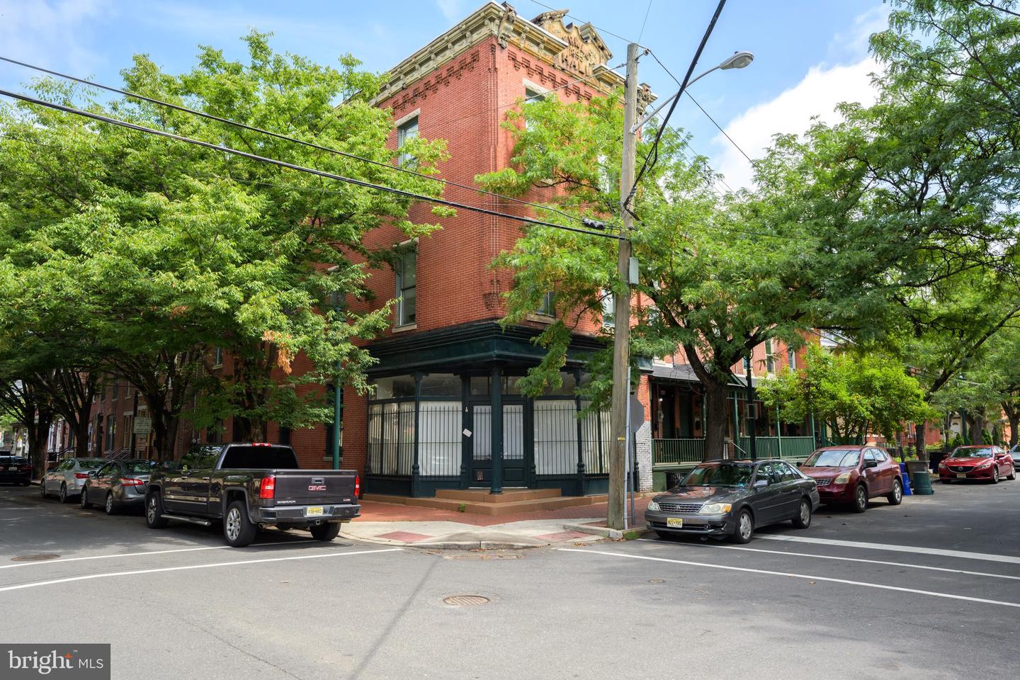 601 BERKLEY ST Property Photo 1