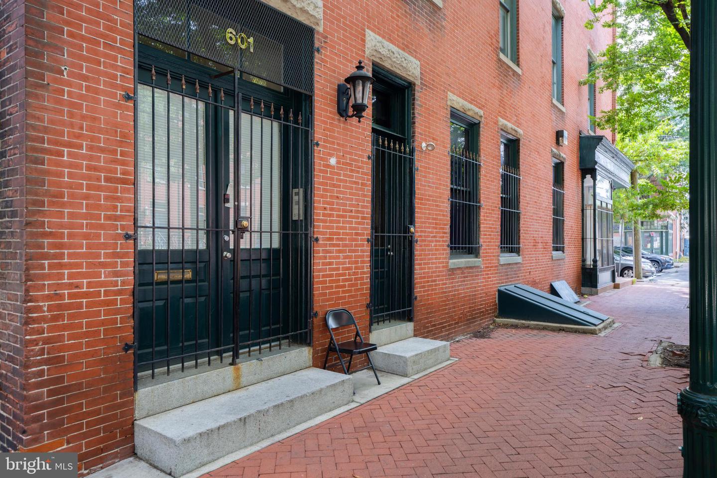 601 Berkley St Property Photo 3