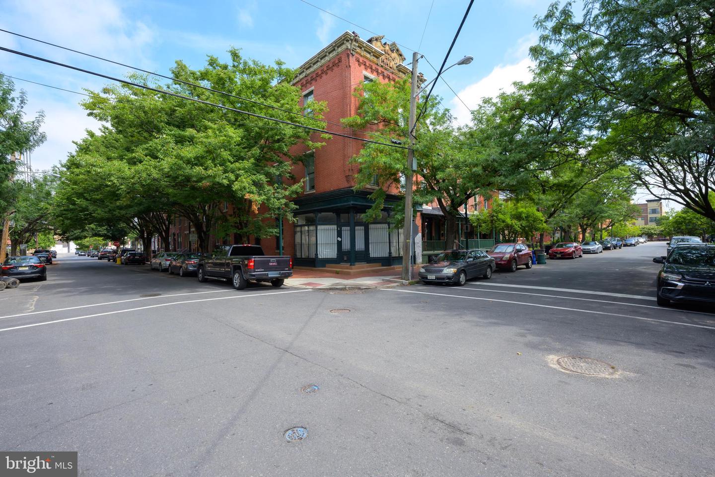 601 Berkley St Property Photo 6