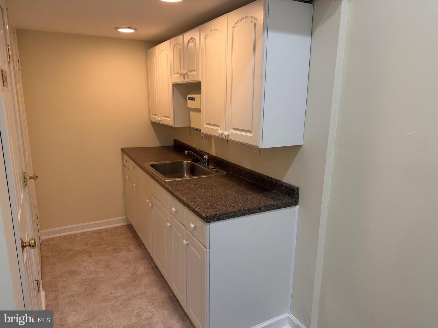 601 Berkley St Property Photo 10