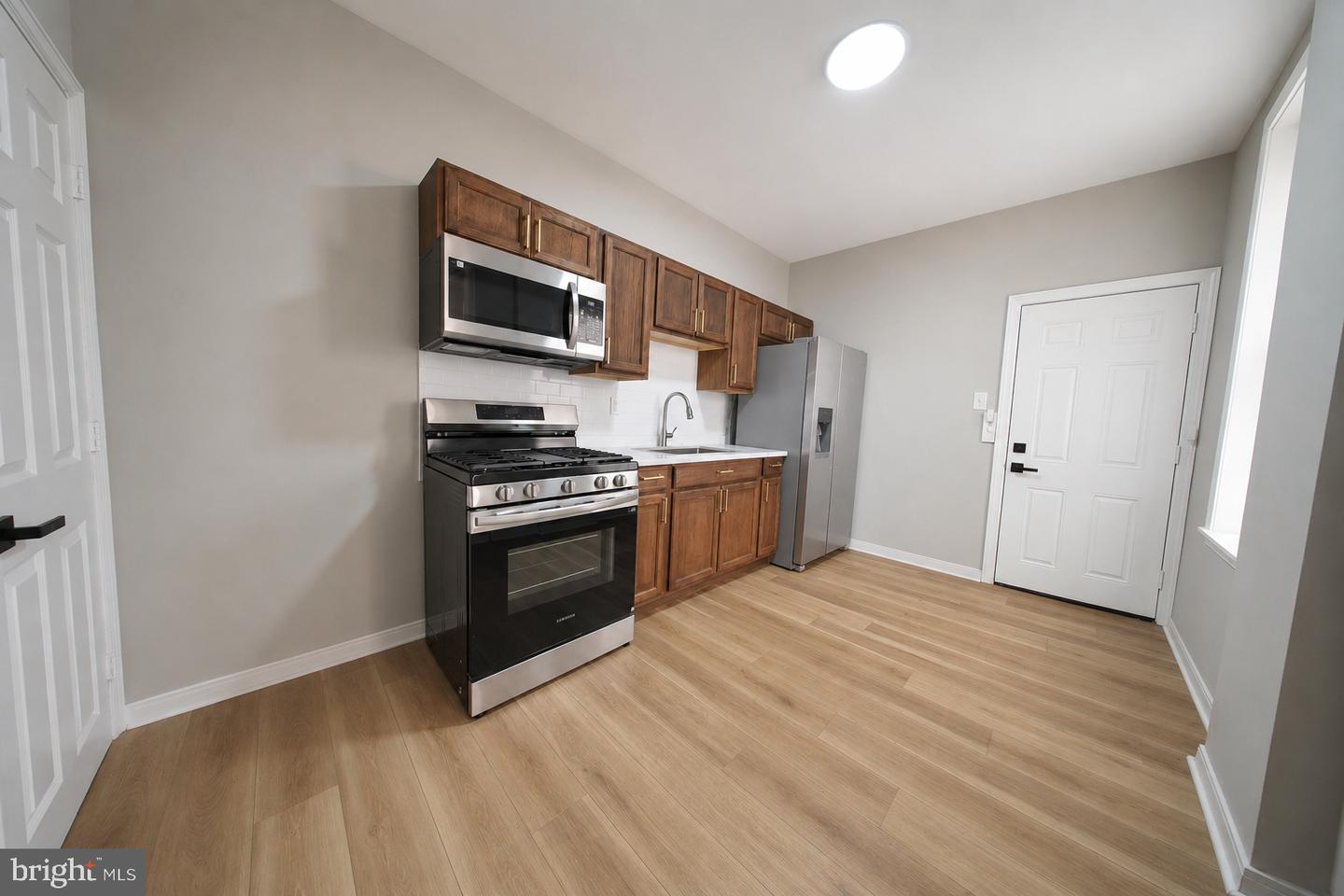 757 Spruce St Property Photo 6