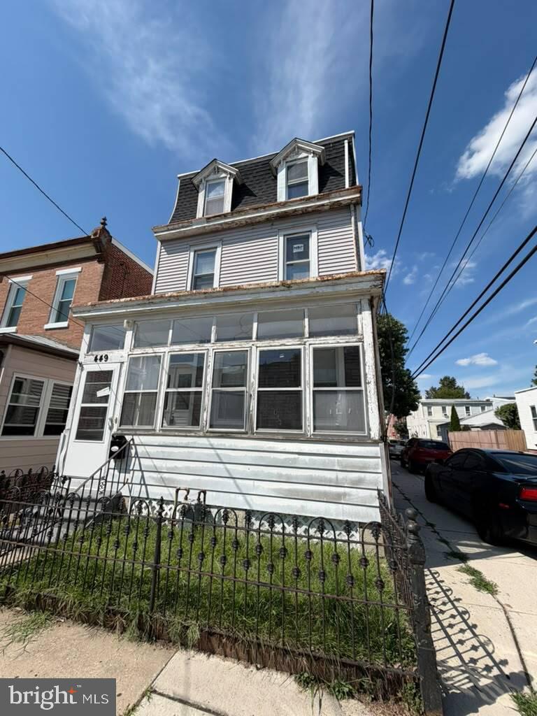 449 CHAMBERS AVE Property Photo 1