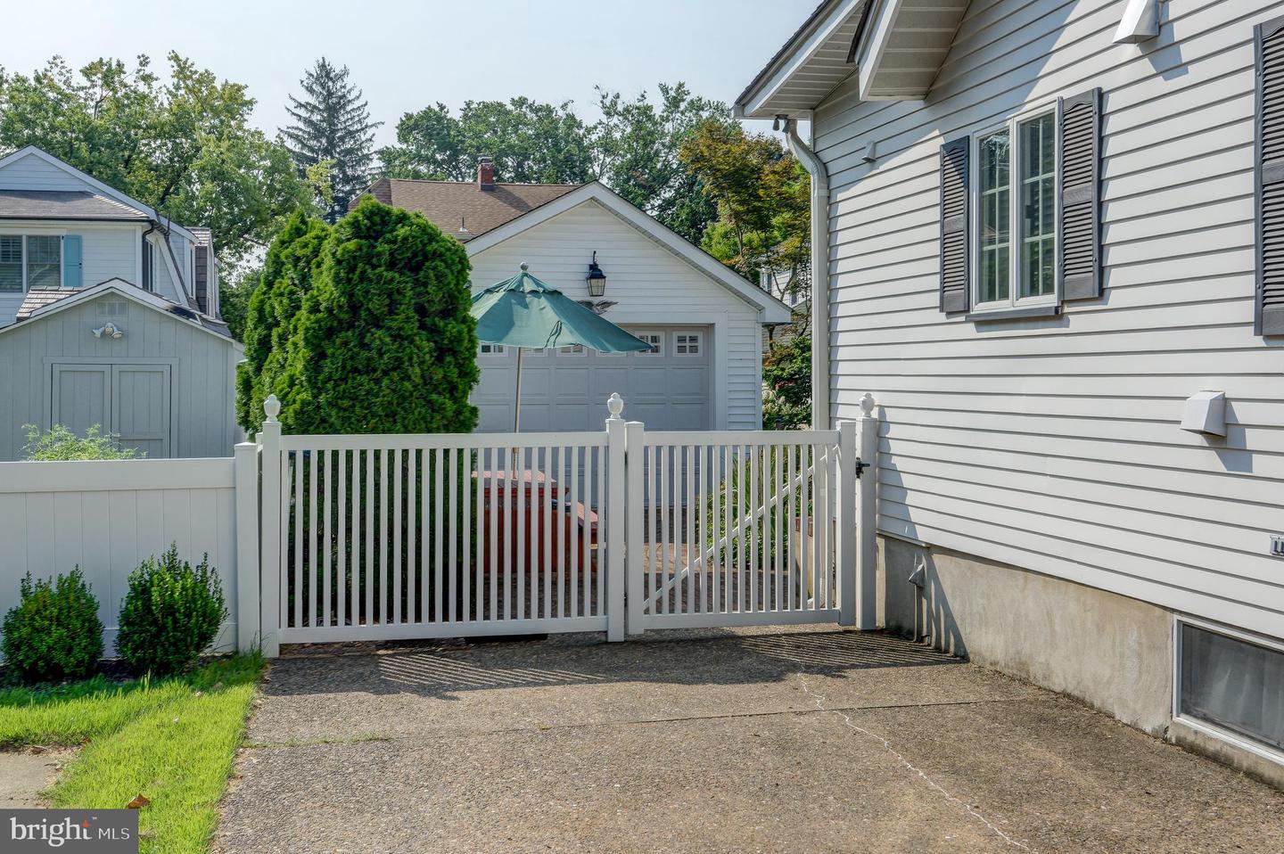 120 Ardmore Ave Property Photo 39