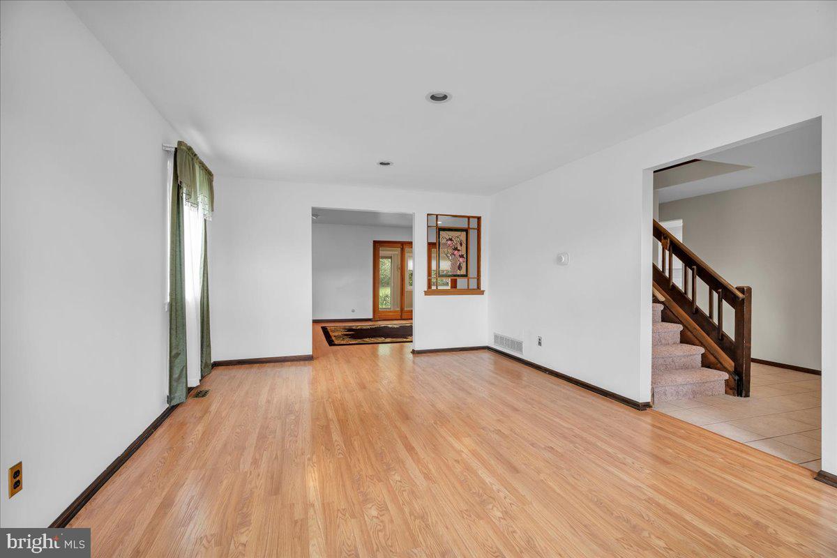 50 Wayside Road Property Photo 11