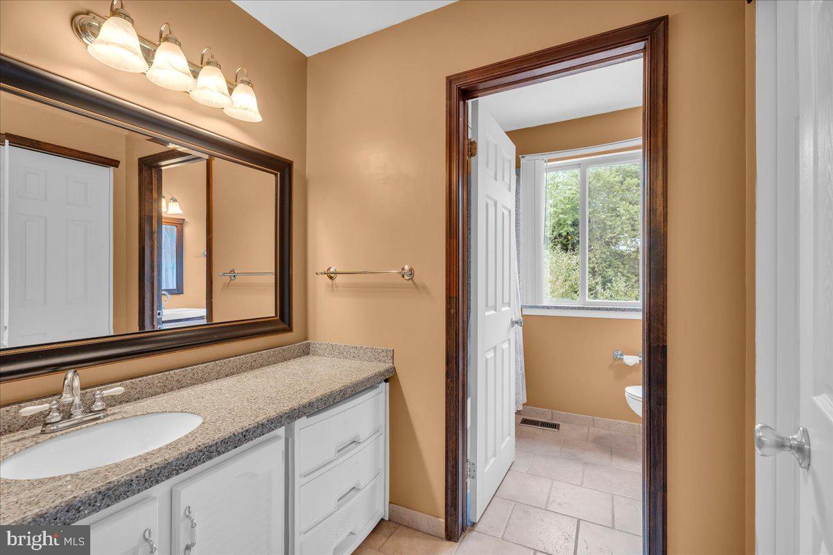 50 Wayside Road Property Photo 19