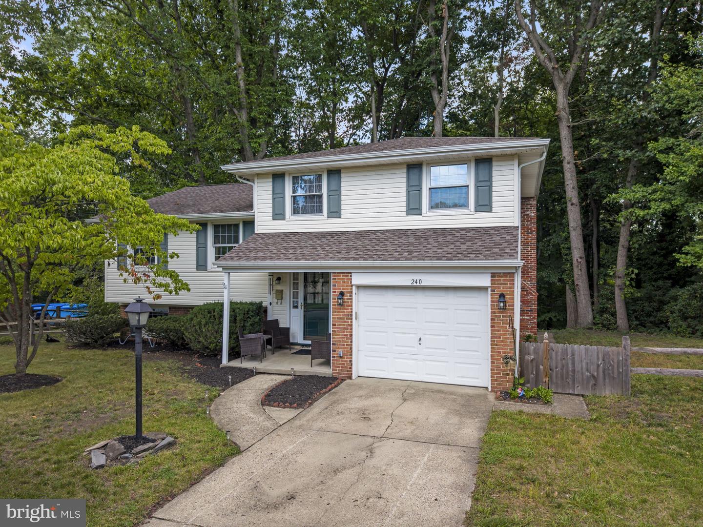 240 Winding Way Rd Property Photo 1