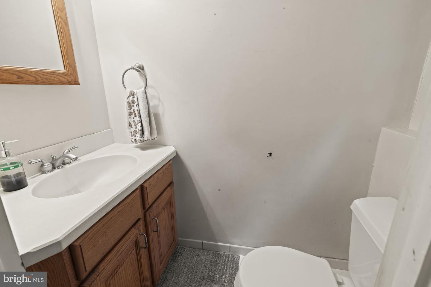 240 Winding Way Rd Property Photo 7