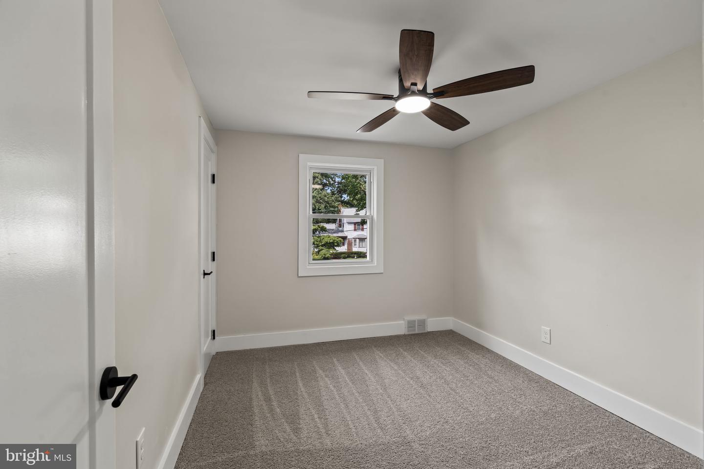 4668 Springfield Ave Property Photo 17