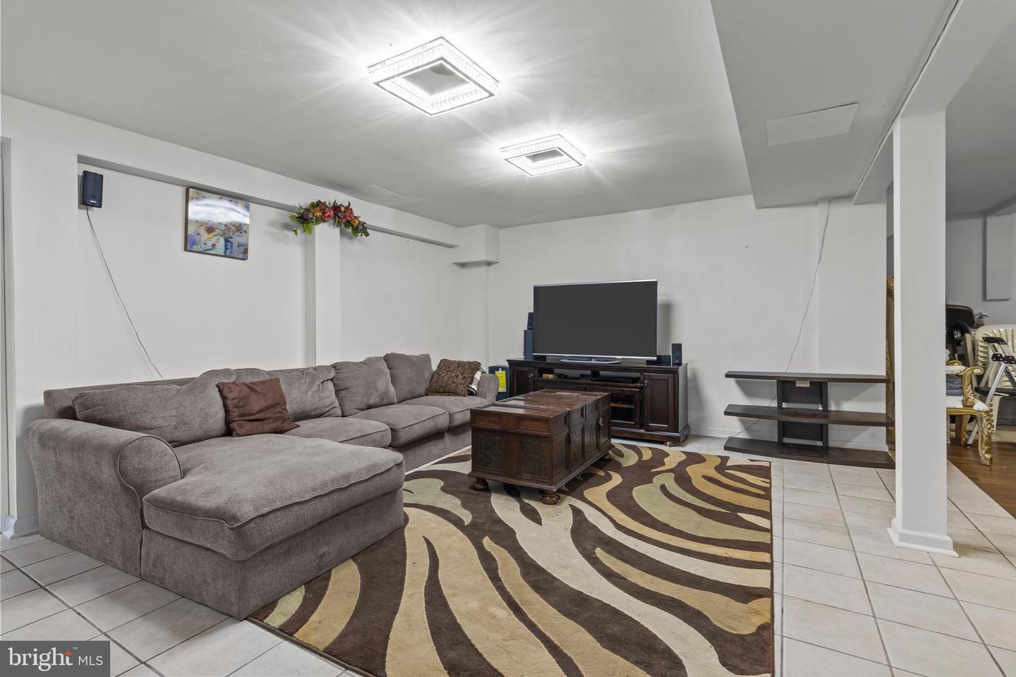 40 Chippenham Dr Property Photo 6