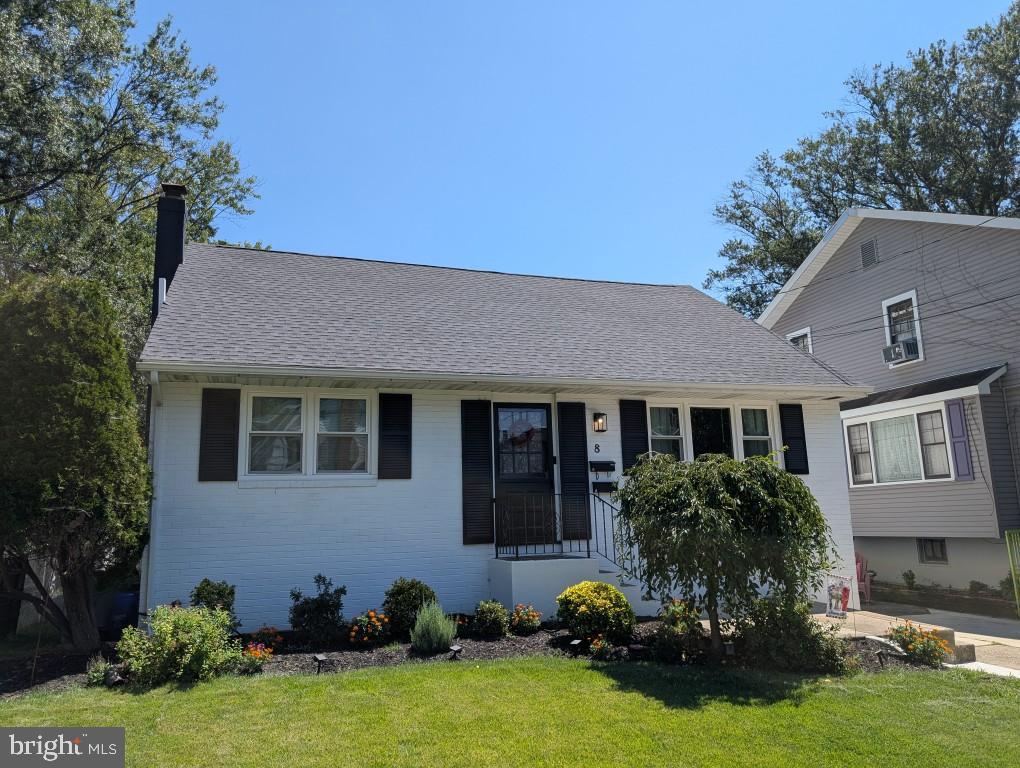 8 Conard Ave #main Level Unit Property Photo 1