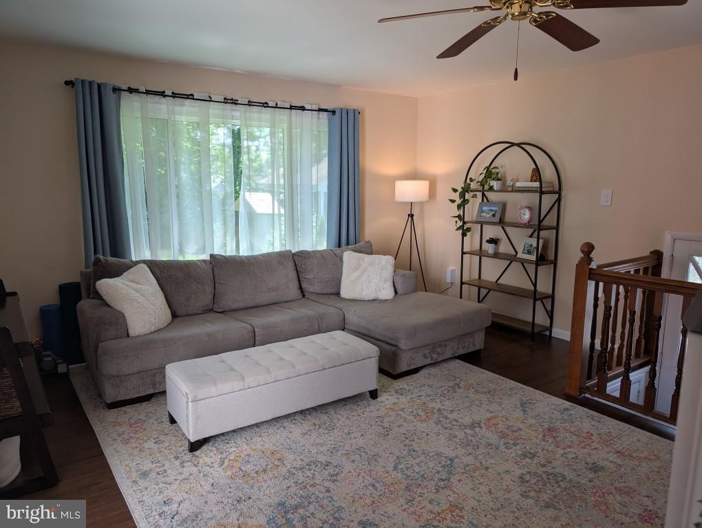 8 Conard Ave #main Level Unit Property Photo 3