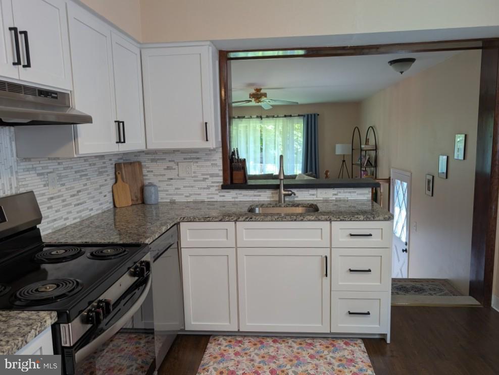 8 Conard Ave #main Level Unit Property Photo 5