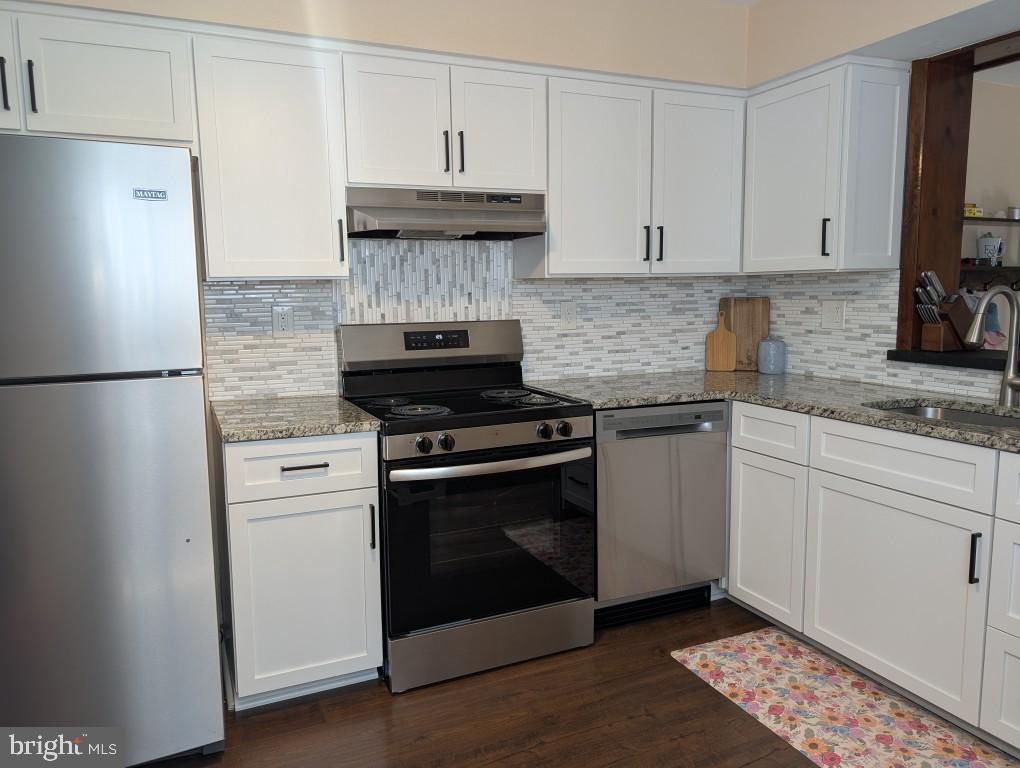 8 Conard Ave #main Level Unit Property Photo 6