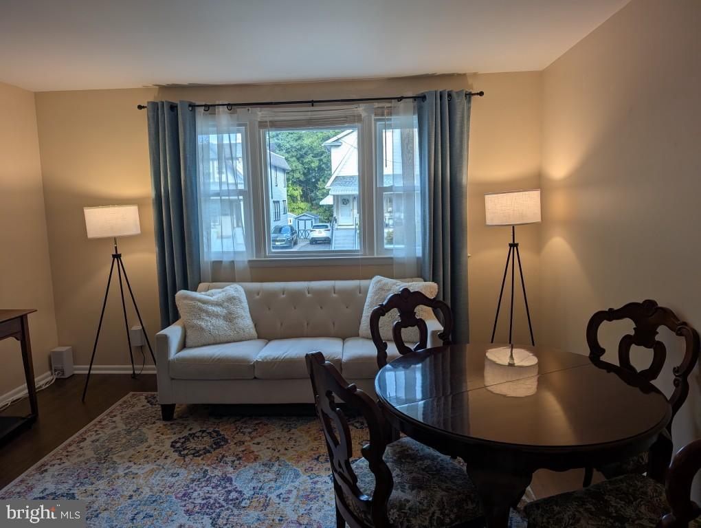 8 Conard Ave #main Level Unit Property Photo 8