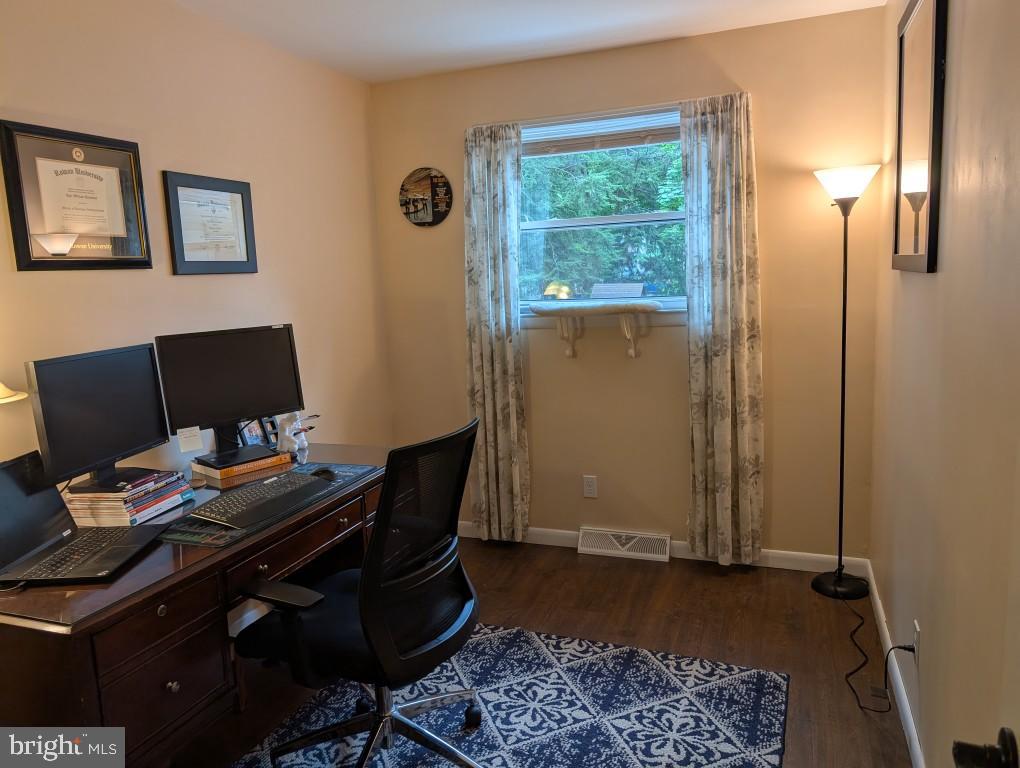 8 Conard Ave #main Level Unit Property Photo 14