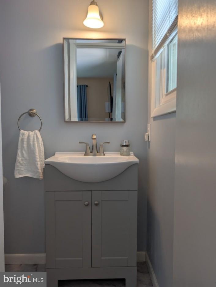 8 Conard Ave #main Level Unit Property Photo 16