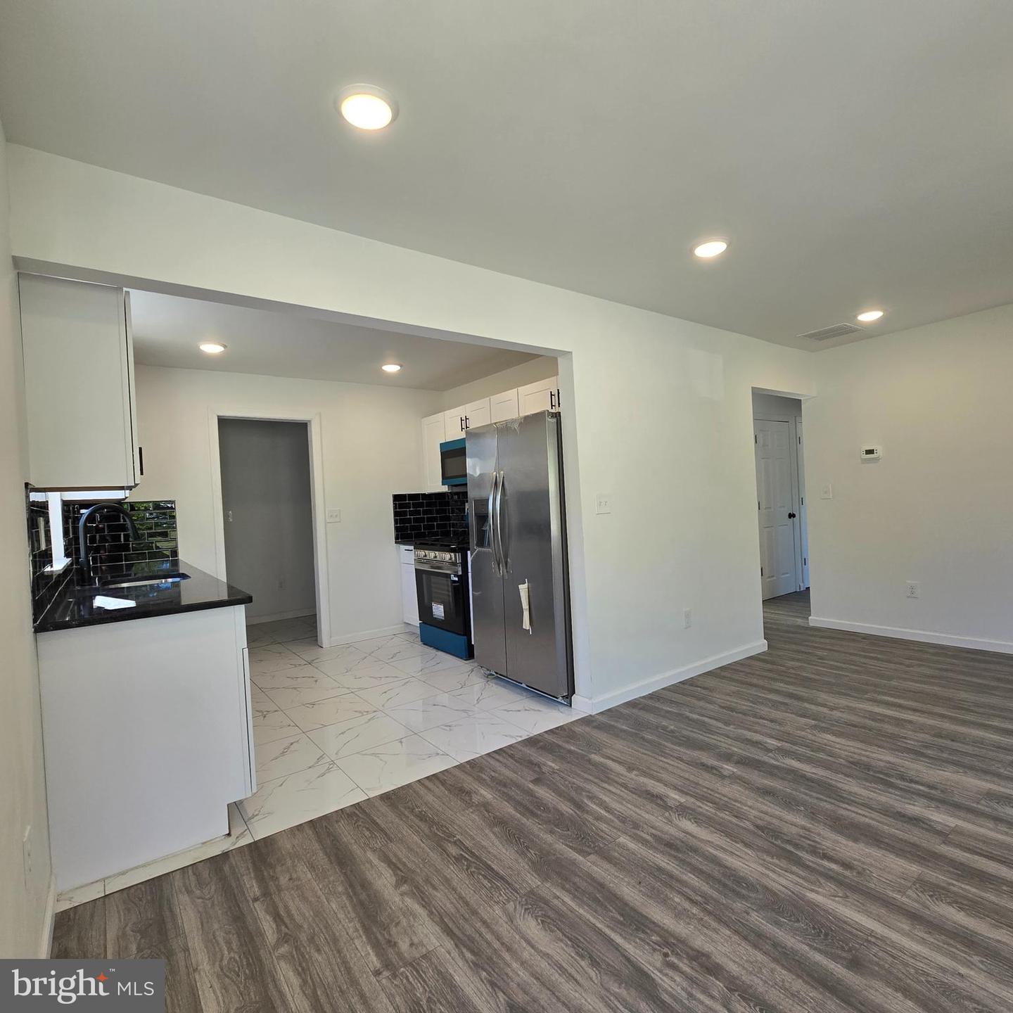 38 Richards Ave Property Photo 6
