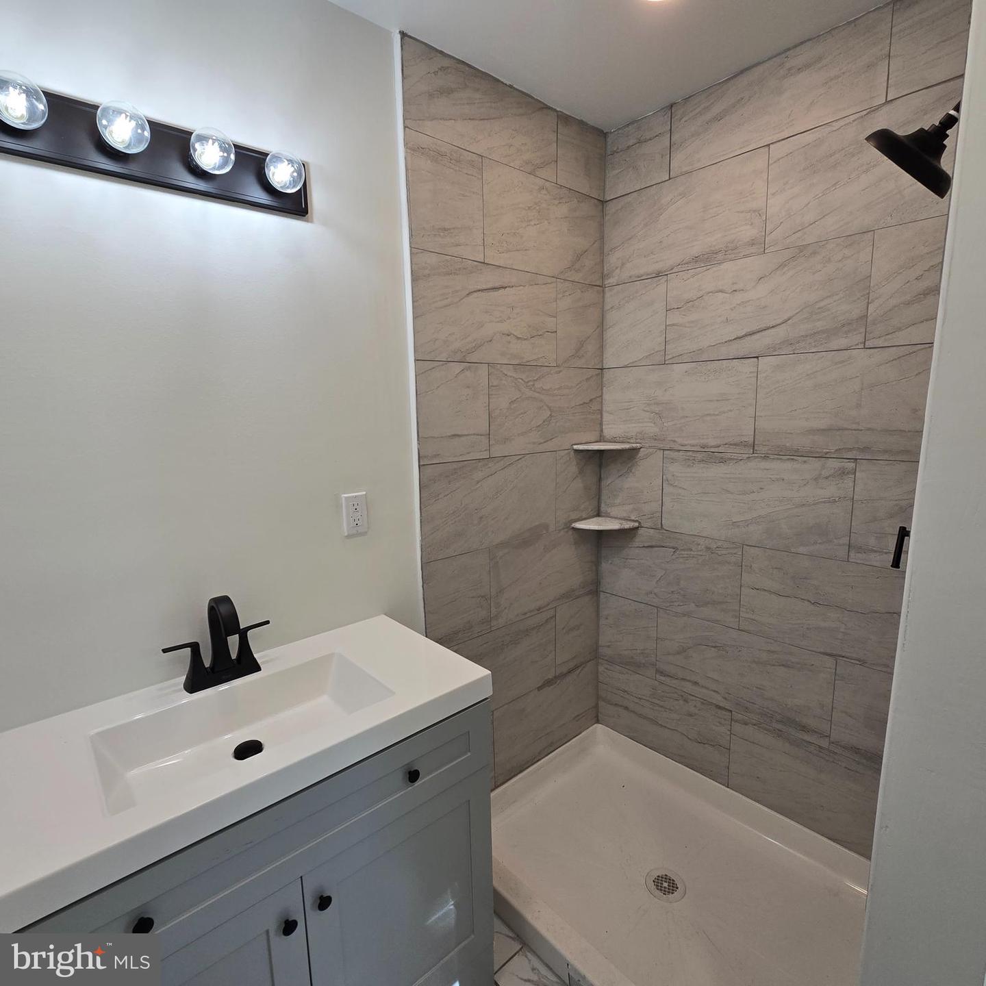 38 Richards Ave Property Photo 25