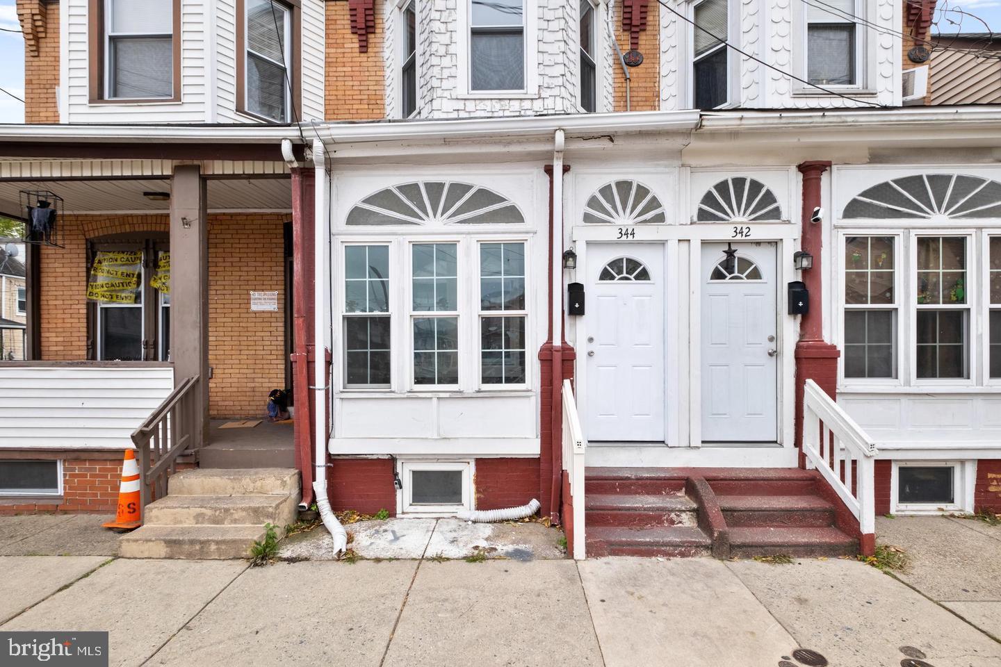 344 Middlesex St Property Photo 1