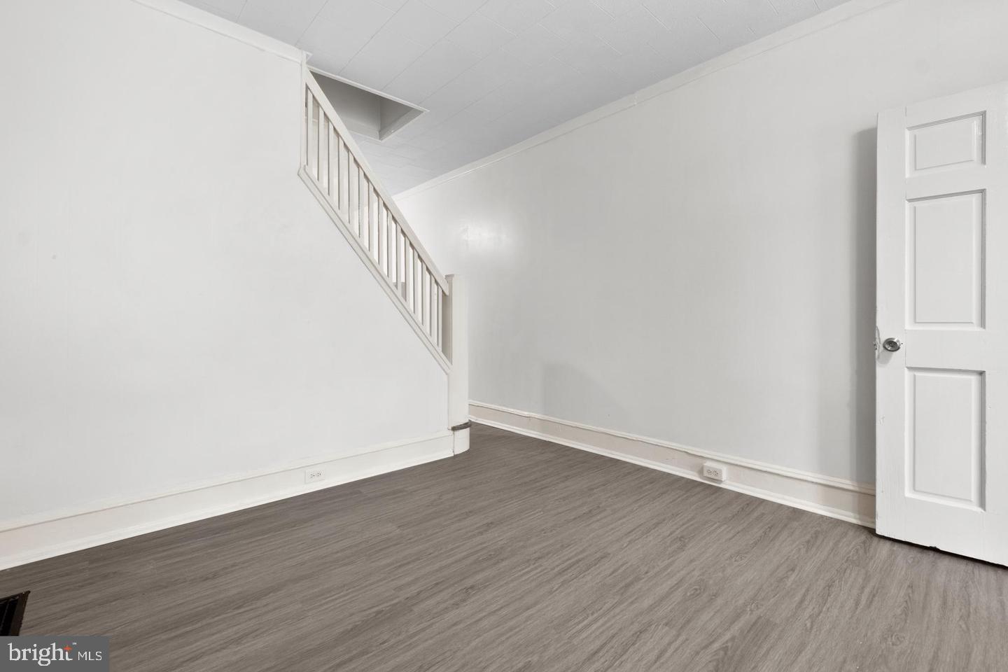 344 Middlesex St Property Photo 6