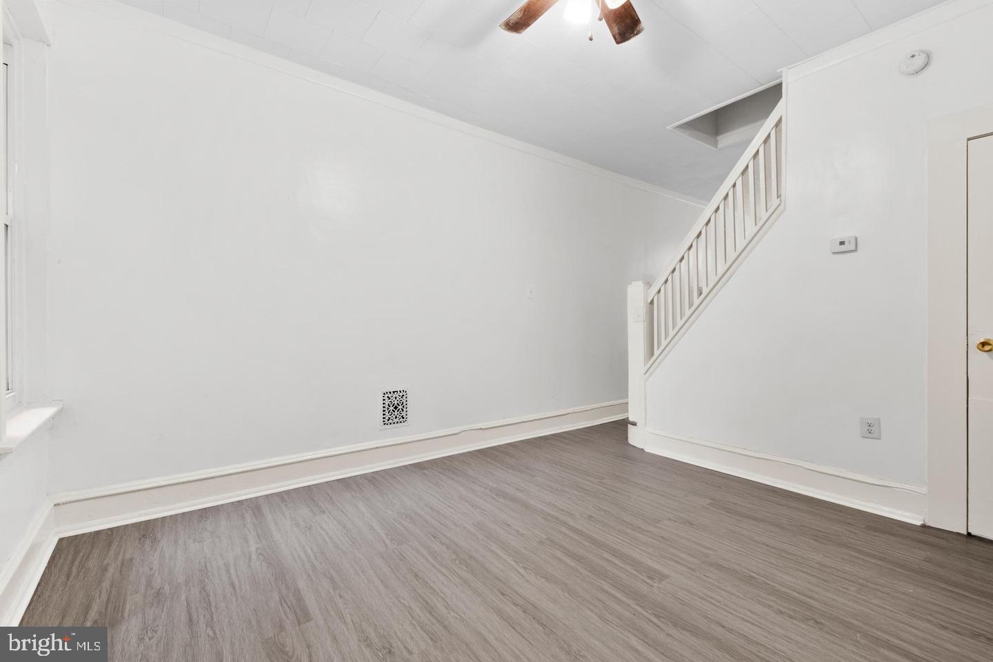 344 Middlesex St Property Photo 8