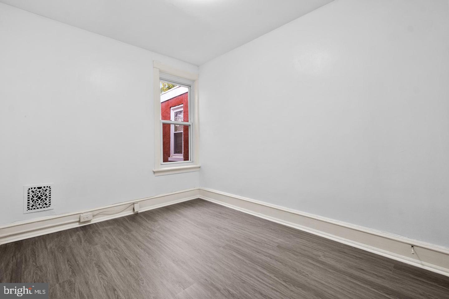 344 Middlesex St Property Photo 16