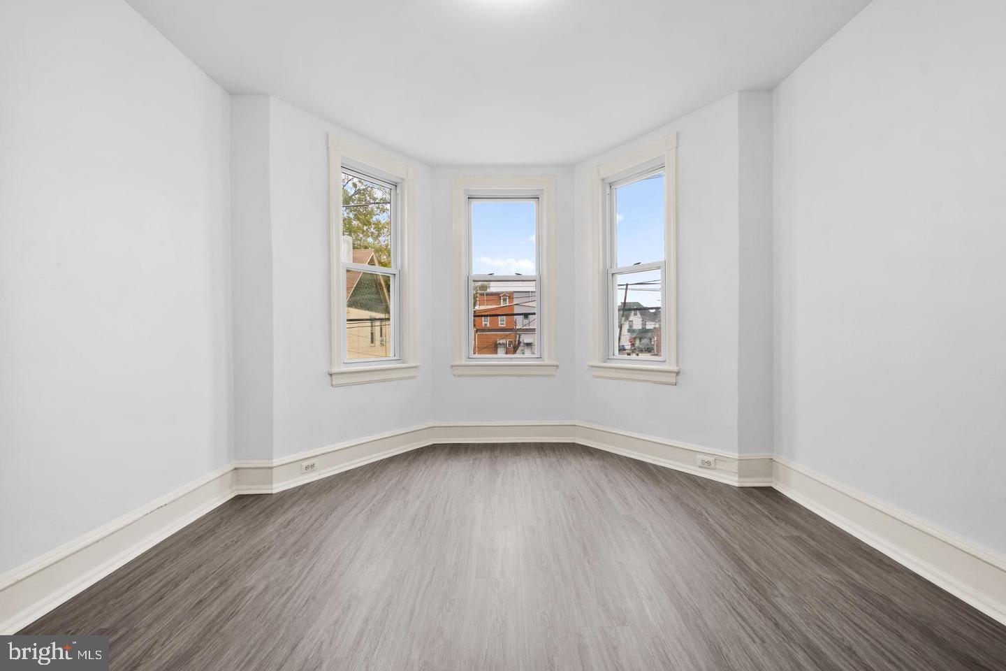 344 Middlesex St Property Photo 19