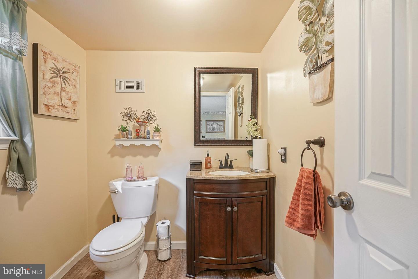 38 Winfield Rd Property Photo 4