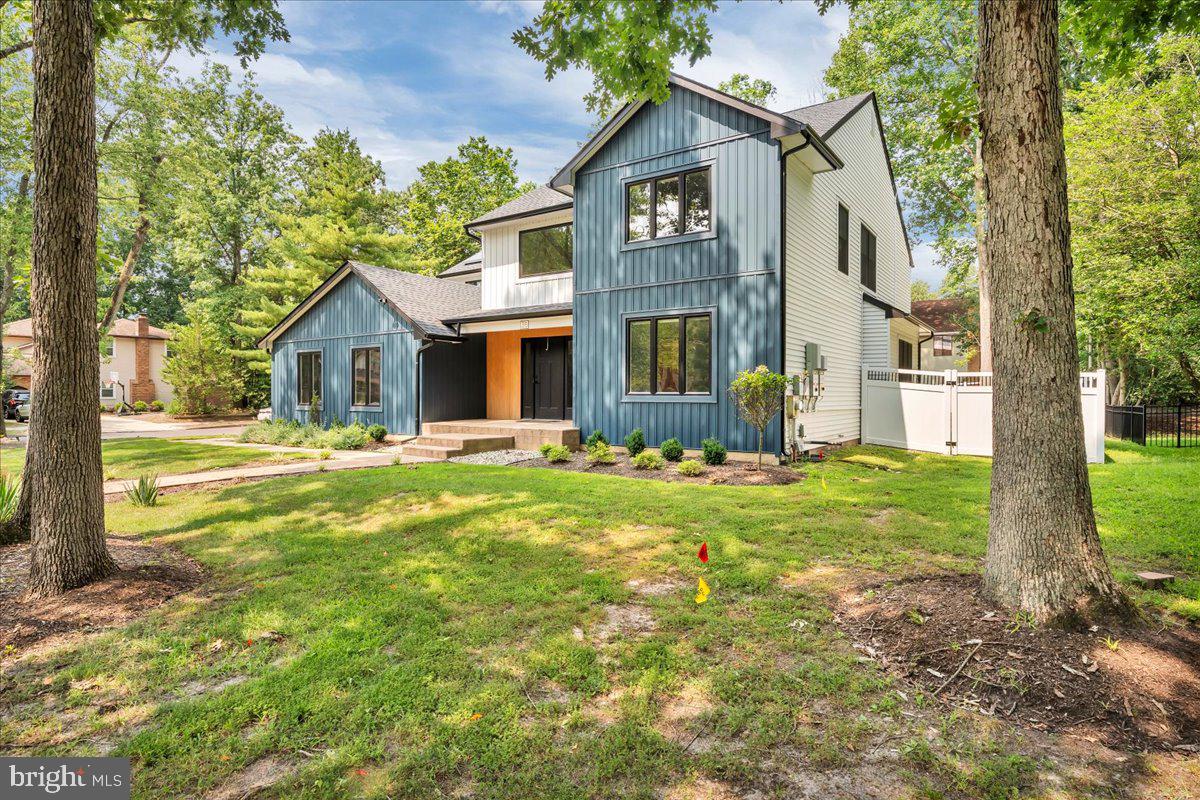 35 E Red Oak Dr Property Photo 2