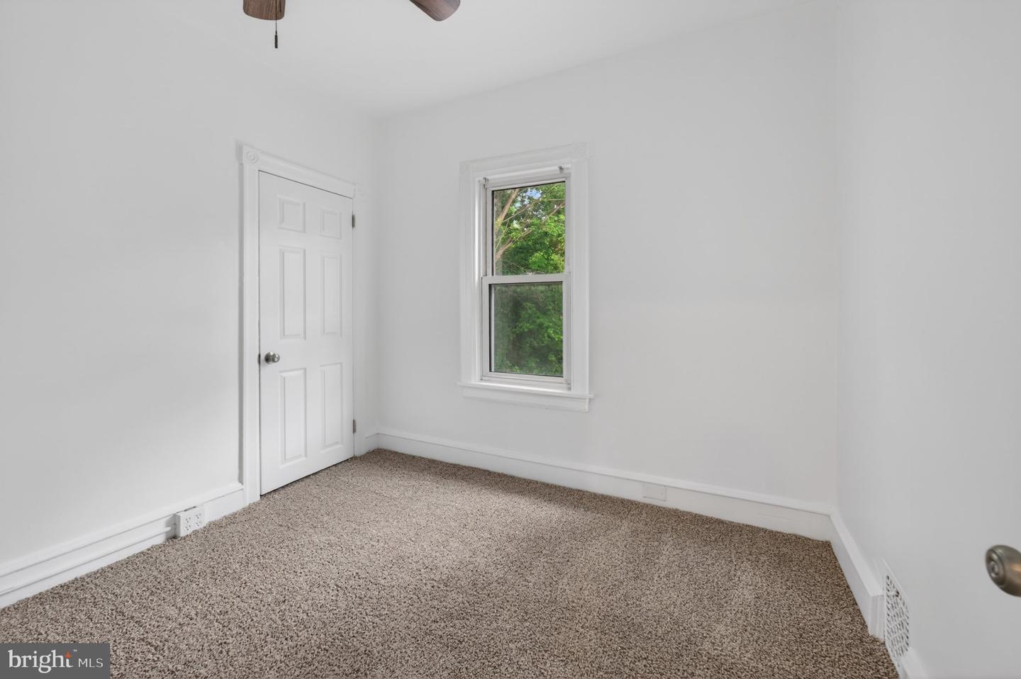 302 Sloan Ave Property Photo 18