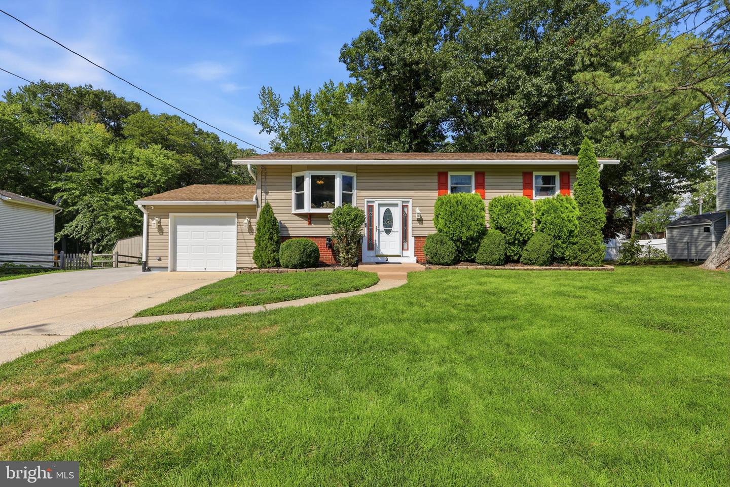 2 Woodhaven Rd Property Photo 1