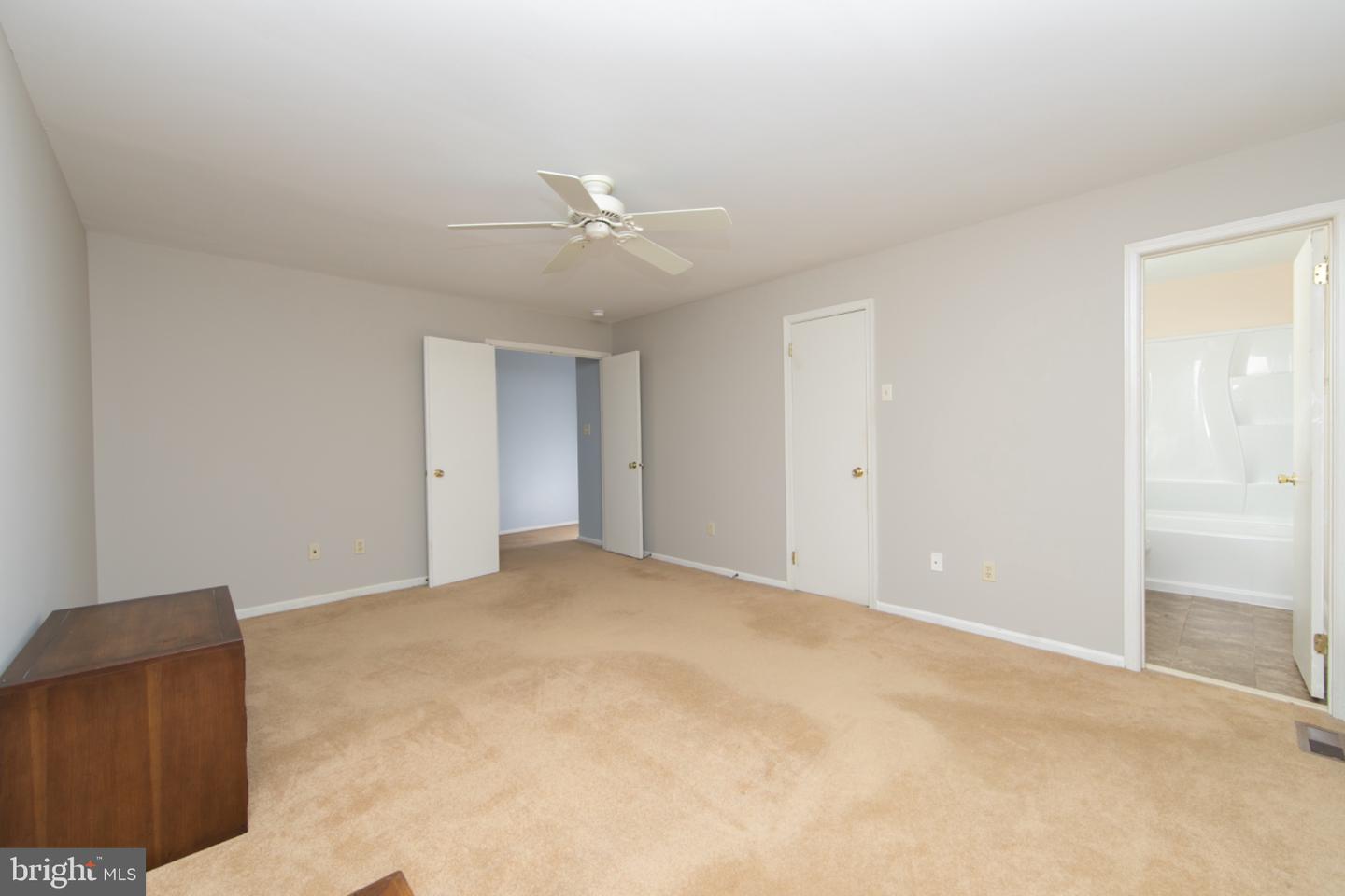 35 Crofton Commons Property Photo 17